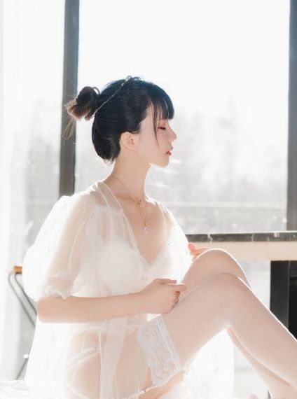 巨乳女士官